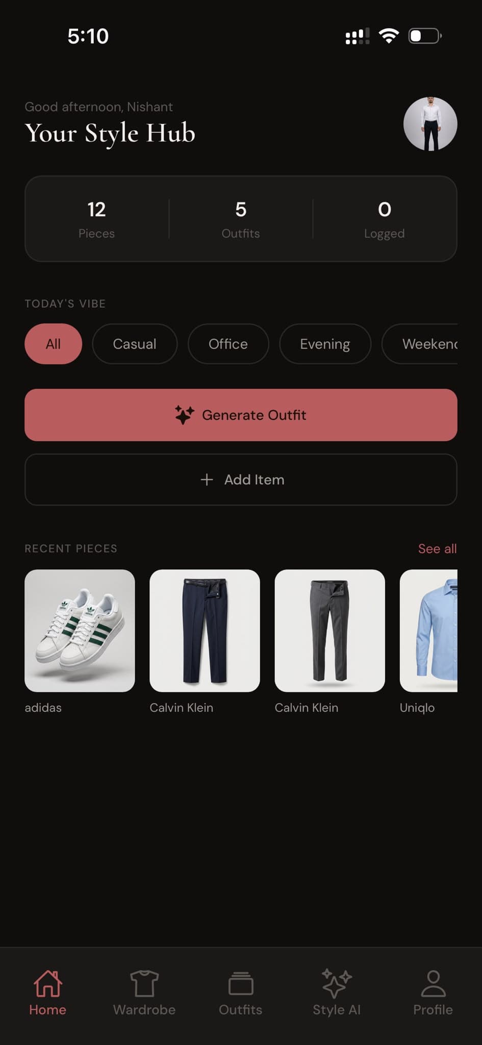 Home screen with wardrobe stats and a Build an Outfit button